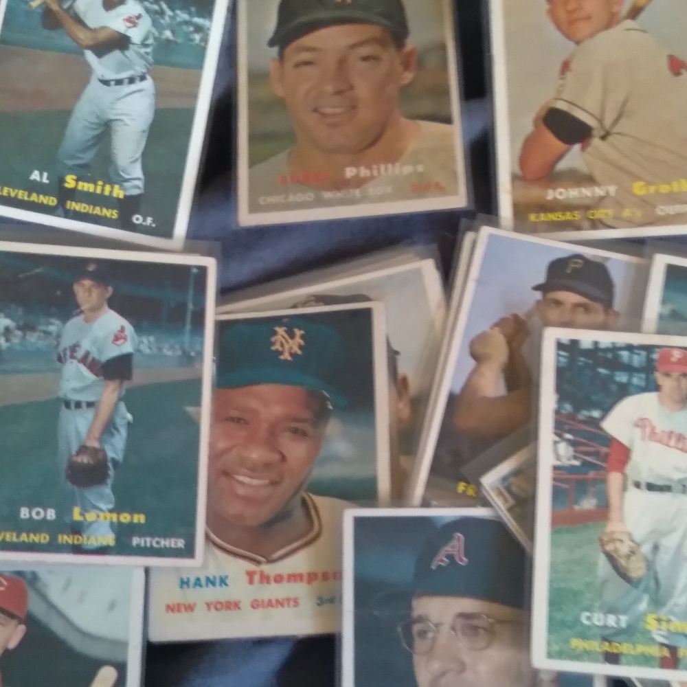 Baseball cards - Picture 3 of 3